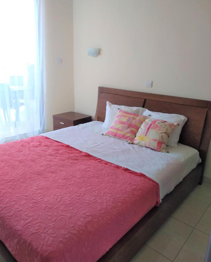 T&E Apartment 拉纳卡 外观 照片
